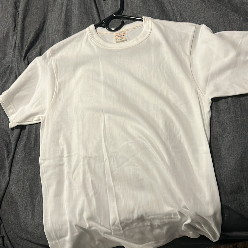 Whitesvillle T-Shirt. White. Size:small.